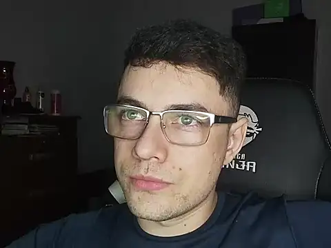 Snapshot of Dyllan__ chatting on October 2025 01:38:01 AM Dyllan online show from October 2025 01:38:01 AM