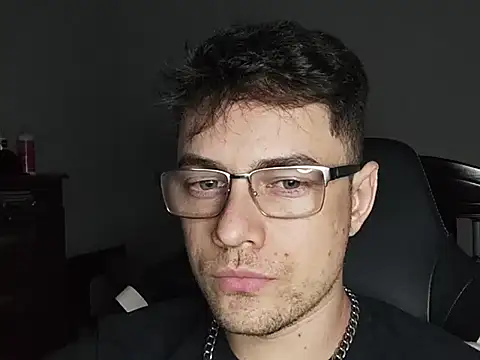 Snapshot of Dyllan__ chatting on October 2025 03:43:01 AM Dyllan online show from October 2025 03:43:01 AM