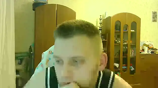 Snapshot of HunterOnBoobs chatting on February 2025 10:58:01 PM HunterOnBoobs online show from February 2025 10:58:01 PM