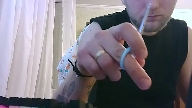 Snapshot of HunterOnBoobs chatting on March 2025 09:56:01 PM HunterOnBoobs online show from March 2025 09:56:01 PM