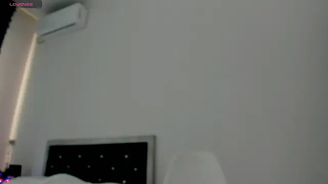 novaaskyy online show from October 2025 10:26:02 AM