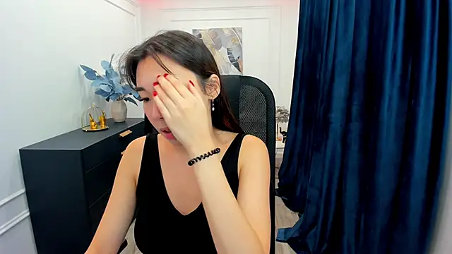 AnnaReyla online show from September 2025 07:51:02 PM