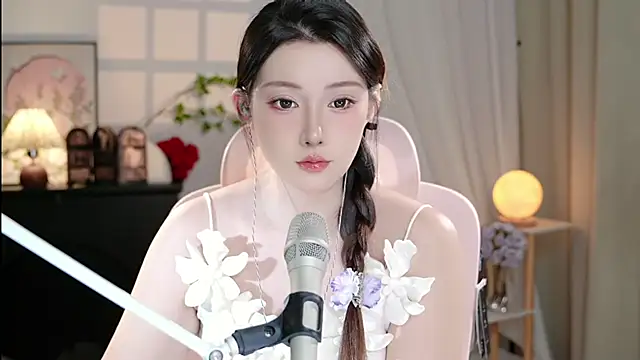 Dou-Dou-er online show from October 2025 12:02:01 PM