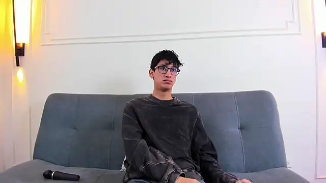 Cum hunters online show from April 2026 03:28:01 AM