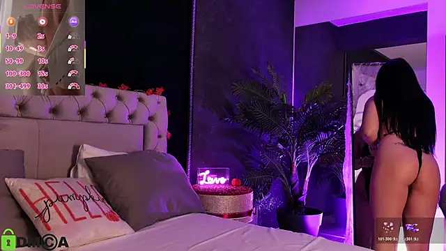 ClaraShine online show from November 2025 05:10:02 AM