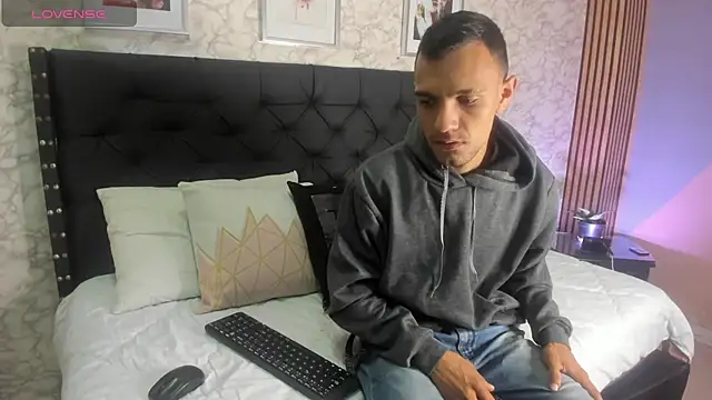 stefany pablo1 online show from March 2025 01:09:01 PM