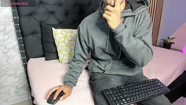 stefany pablo1 online show from March 2025 01:29:02 PM