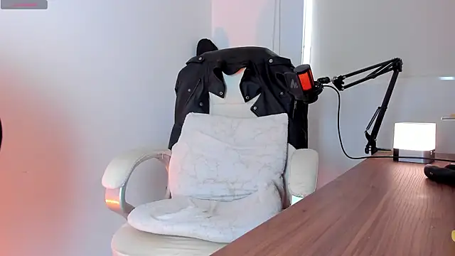 Snapshot of Fraannco chatting on March 2025 01:35:02 PM Fraannco online show from March 2025 01:35:02 PM