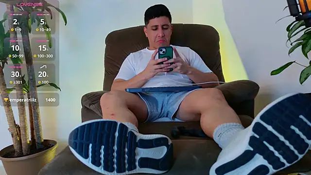 Snapshot of Fraannco chatting on October 2025 09:10:02 PM Fraannco online show from October 2025 09:10:02 PM