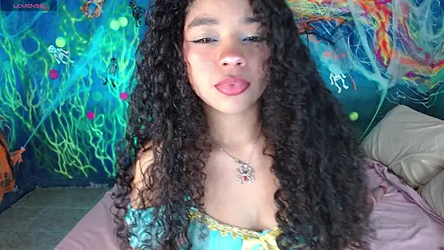 lucie petite online show from October 2025 11:05:01 PM