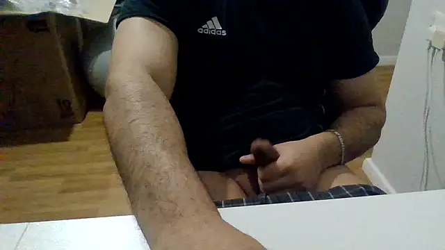 scoobydoo7892 online show from October 2025 01:47:01 AM