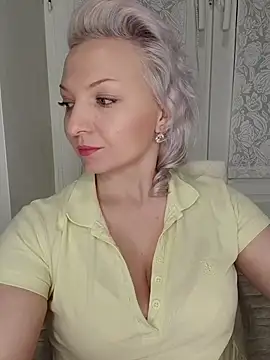 Anesteishen online show from November 2025 05:25:01 PM