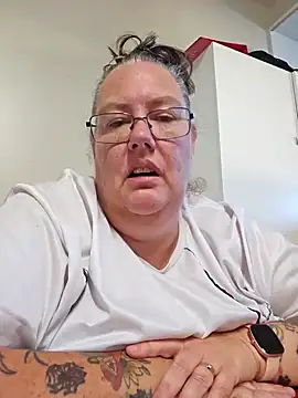 k1w1bbw online show from February 2025 06:33:01 AM