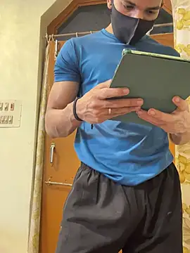 hot hunk boy online show from March 2025 06:54:01 PM