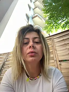 Snapshot of ChloeFrost chatting on June 2026 05:20:02 AM ChloeFrost online show from June 2026 05:20:02 AM