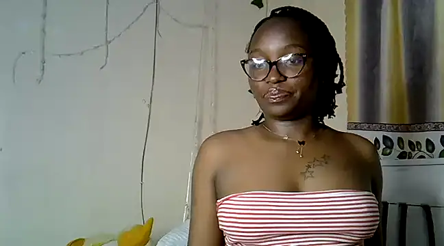 Snapshot of Vprettieeer chatting on January 2025 12:13:01 AM Vprettieeer online show from January 2025 12:13:01 AM