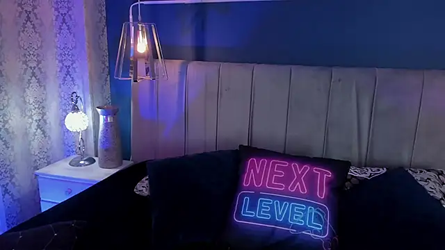 JeanneSabatier online show from September 2025 07:59:01 PM