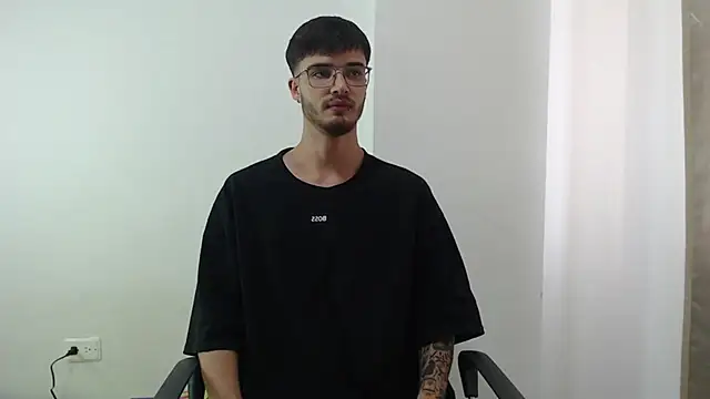 Snapshot of Aleex_Miller chatting on September 2025 04:08:01 PM Aleex Miller online show from September 2025 04:08:01 PM