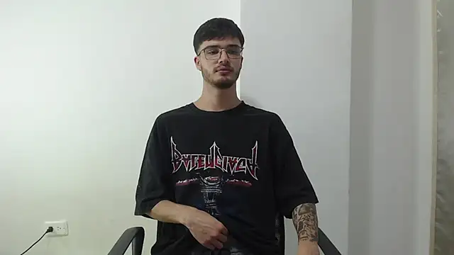 Snapshot of Aleex_Miller chatting on September 2025 04:14:01 AM Aleex Miller online show from September 2025 04:14:01 AM