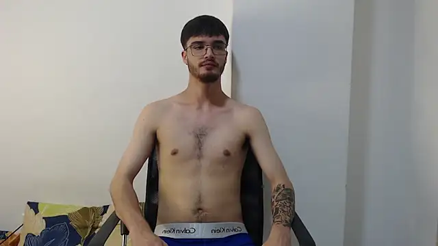 Snapshot of Aleex_Miller chatting on September 2025 07:23:01 AM Aleex Miller online show from September 2025 07:23:01 AM