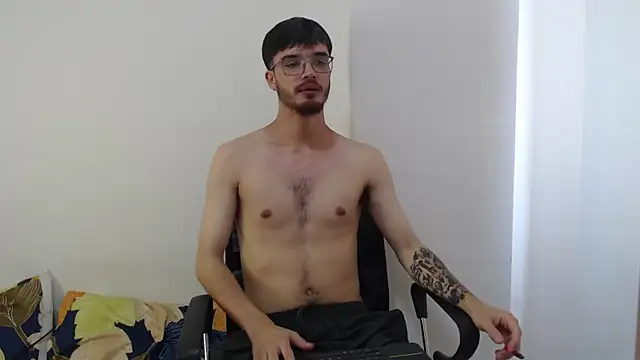 Snapshot of Aleex_Miller chatting on September 2025 07:29:01 PM Aleex Miller online show from September 2025 07:29:01 PM