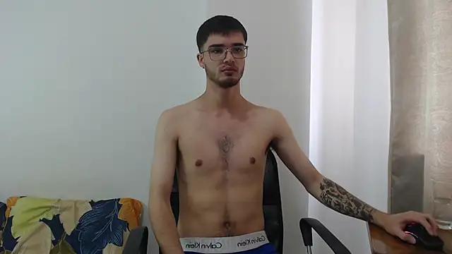 Snapshot of Aleex_Miller chatting on October 2025 06:27:02 PM Aleex Miller online show from October 2025 06:27:02 PM