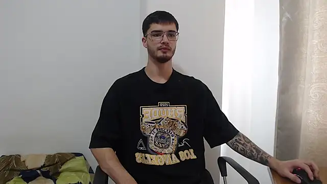 Snapshot of Aleex_Miller chatting on October 2025 07:11:02 PM Aleex Miller online show from October 2025 07:11:02 PM