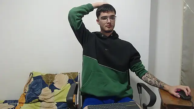 Snapshot of Aleex_Miller chatting on October 2025 07:39:01 AM Aleex Miller online show from October 2025 07:39:01 AM