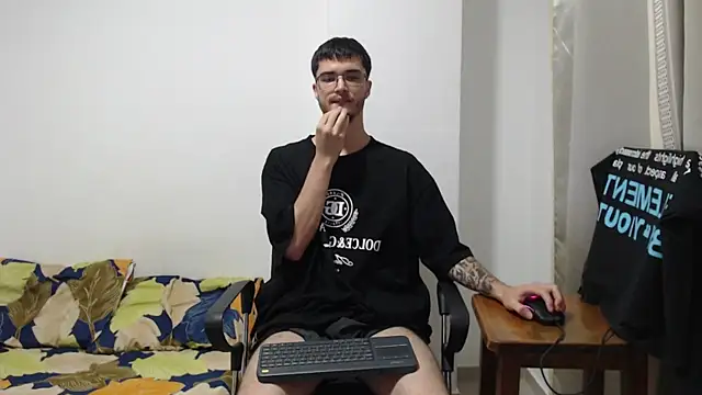 Snapshot of Aleex_Miller chatting on October 2025 08:24:02 AM Aleex Miller online show from October 2025 08:24:02 AM