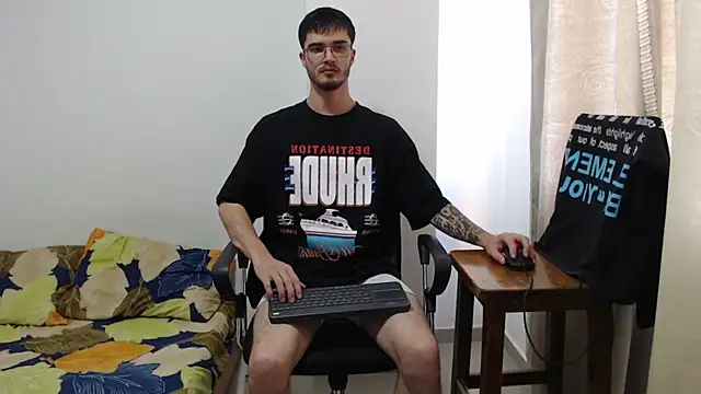 Snapshot of Aleex_Miller chatting on October 2025 12:28:02 PM Aleex Miller online show from October 2025 12:28:02 PM