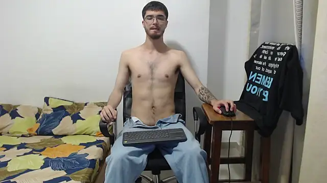 Snapshot of Aleex_Miller chatting on October 2025 08:04:01 AM Aleex Miller online show from October 2025 08:04:01 AM