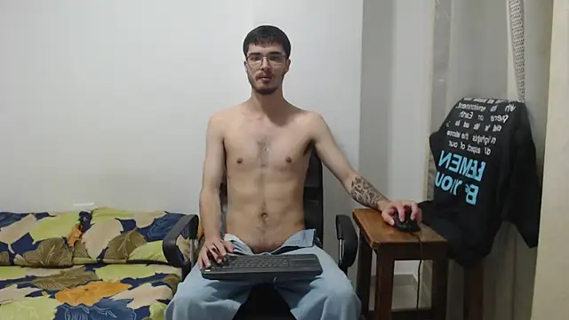 Snapshot of Aleex_Miller chatting on October 2025 08:37:02 AM Aleex Miller online show from October 2025 08:37:02 AM