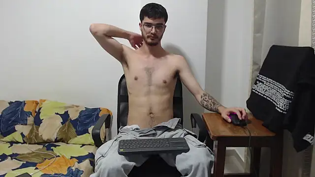 Snapshot of Aleex_Miller chatting on October 2025 12:24:02 AM Aleex Miller online show from October 2025 12:24:02 AM