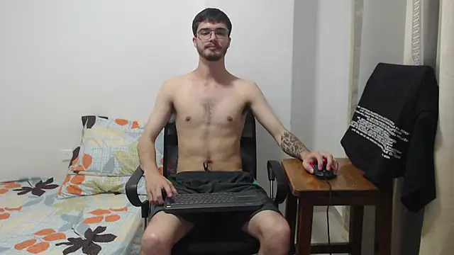 Snapshot of Aleex_Miller chatting on November 2025 10:45:02 PM Aleex Miller online show from November 2025 10:45:02 PM