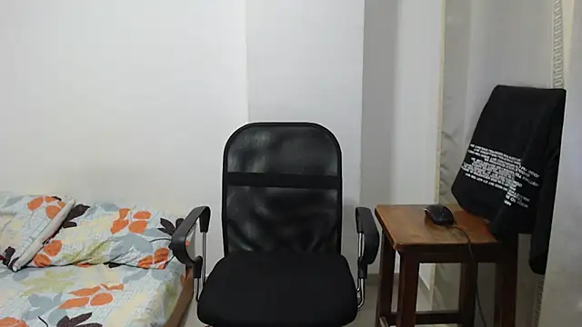 Snapshot of Aleex_Miller chatting on November 2025 04:12:01 AM Aleex Miller online show from November 2025 04:12:01 AM