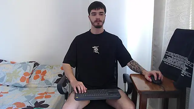 Snapshot of Aleex_Miller chatting on November 2025 04:18:02 PM Aleex Miller online show from November 2025 04:18:02 PM