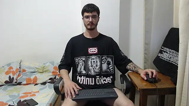 Snapshot of Aleex_Miller chatting on November 2025 04:56:01 AM Aleex Miller online show from November 2025 04:56:01 AM