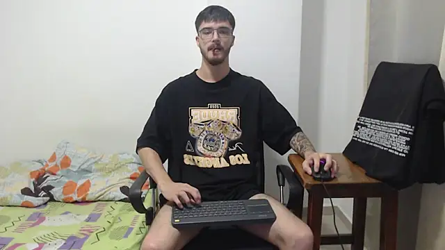 Snapshot of Aleex_Miller chatting on November 2025 01:05:02 AM Aleex Miller online show from November 2025 01:05:02 AM