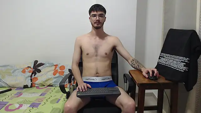 Snapshot of Aleex_Miller chatting on November 2025 01:04:02 AM Aleex Miller online show from November 2025 01:04:02 AM