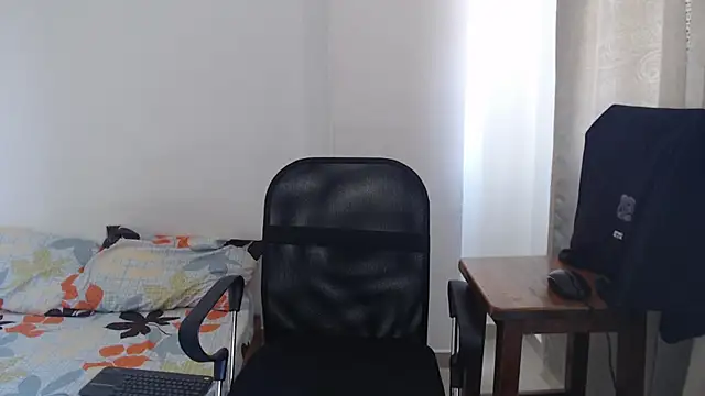 Snapshot of Aleex_Miller chatting on November 2025 04:51:02 PM Aleex Miller online show from November 2025 04:51:02 PM