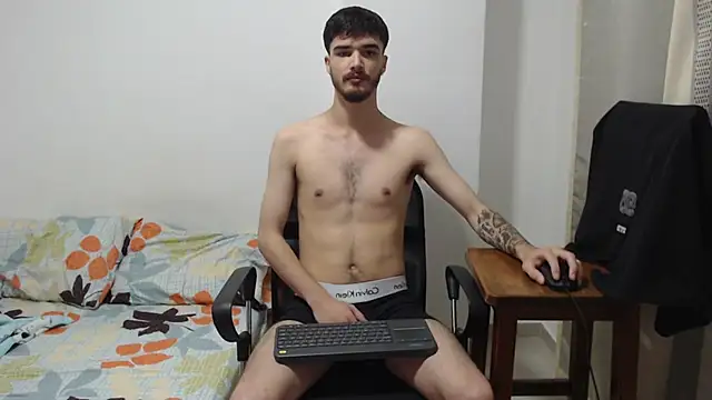 Snapshot of Aleex_Miller chatting on November 2025 03:31:01 AM Aleex Miller online show from November 2025 03:31:01 AM