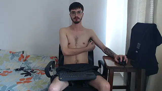 Snapshot of Aleex_Miller chatting on November 2025 03:36:02 PM Aleex Miller online show from November 2025 03:36:02 PM