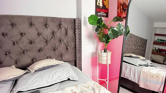 Savannah Cameron online show from February 2025 12:31:01 PM