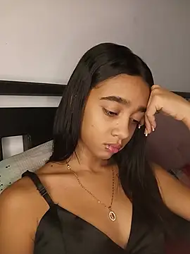 Zoe Sweett18 online show from July 2026 12:30:01 PM