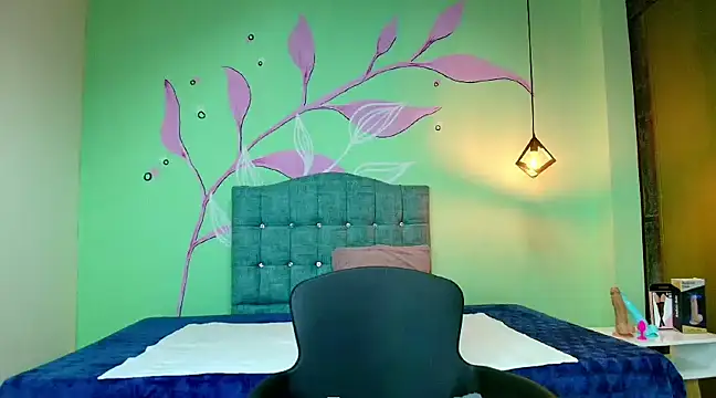 Snapshot of Connie_Bell chatting on February 2025 12:29:02 PM Connie Bell online show from February 2025 12:29:02 PM