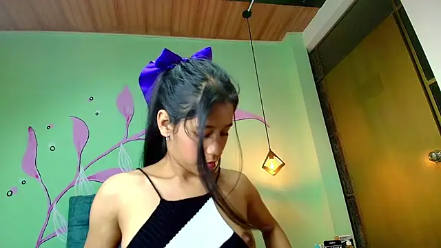 Snapshot of Connie_Bell chatting on February 2025 10:58:01 PM Connie Bell online show from February 2025 10:58:01 PM