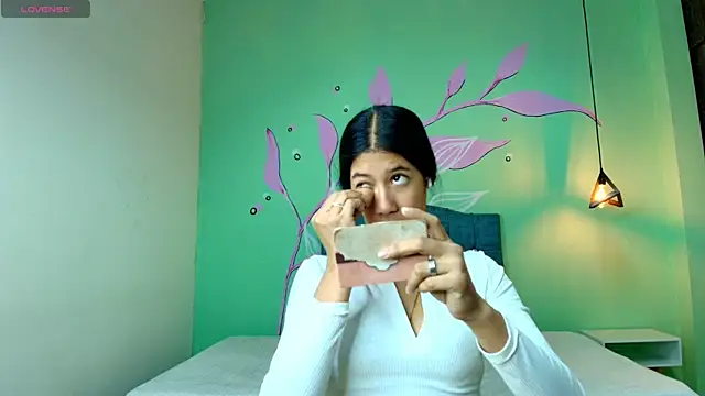 Snapshot of Connie_Bell chatting on October 2025 11:33:01 AM Connie Bell online show from October 2025 11:33:01 AM