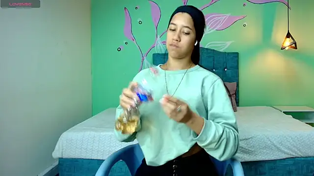 Snapshot of Connie_Bell chatting on October 2025 07:58:02 PM Connie Bell online show from October 2025 07:58:02 PM