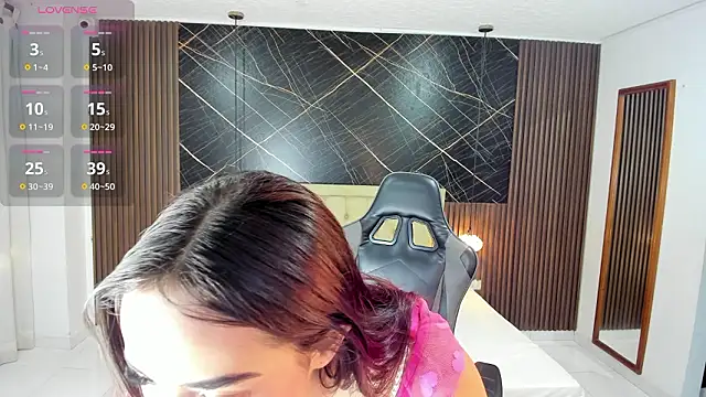 Snapshot of Lolly_18 chatting on February 2026 08:09:01 PM Lolly 18 online show from February 2026 08:09:01 PM