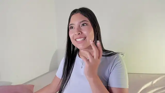 Snapshot of Sol_angel_ chatting on March 2025 05:00:02 PM Sol angel online show from March 2025 05:00:02 PM